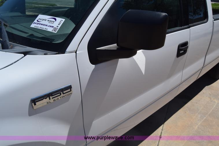 image for item K6573 2004 Ford F150 SuperCab pickup truck