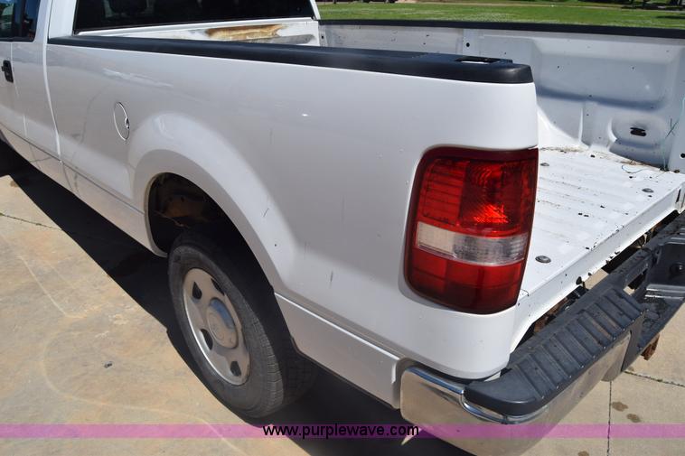 image for item K6573 2004 Ford F150 SuperCab pickup truck