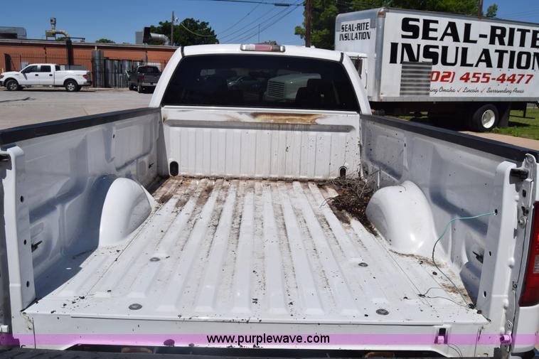 image for item K6573 2004 Ford F150 SuperCab pickup truck