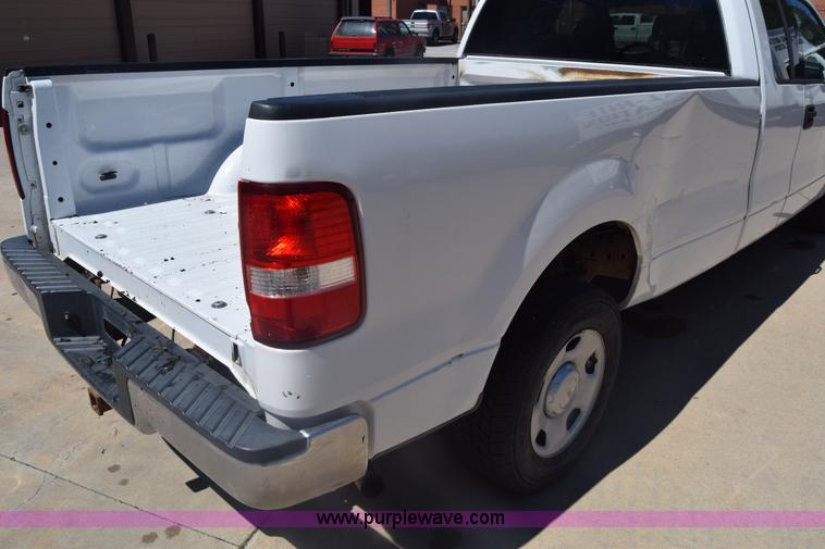 image for item K6573 2004 Ford F150 SuperCab pickup truck