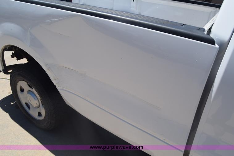 image for item K6573 2004 Ford F150 SuperCab pickup truck