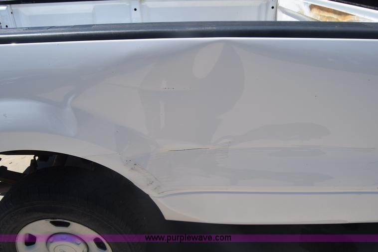 image for item K6573 2004 Ford F150 SuperCab pickup truck