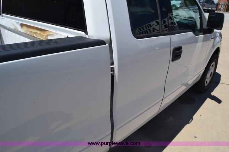 image for item K6573 2004 Ford F150 SuperCab pickup truck