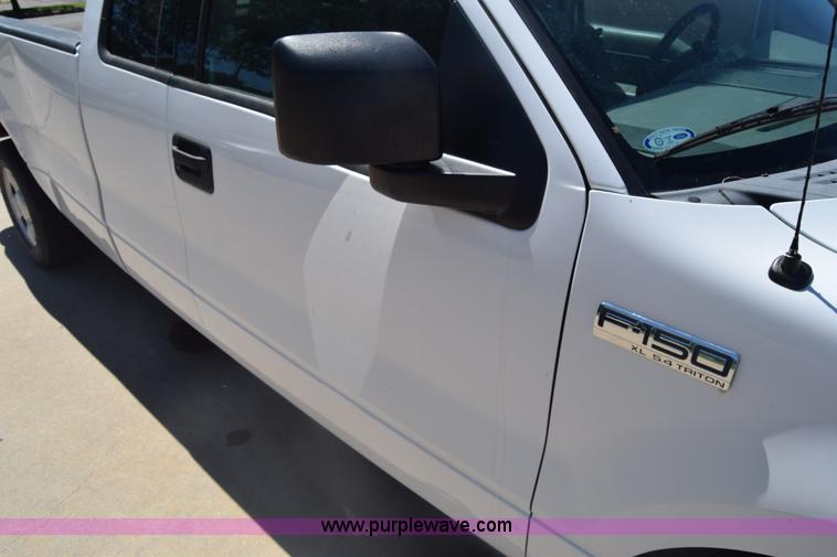 image for item K6573 2004 Ford F150 SuperCab pickup truck