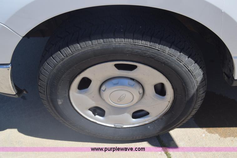 image for item K6573 2004 Ford F150 SuperCab pickup truck