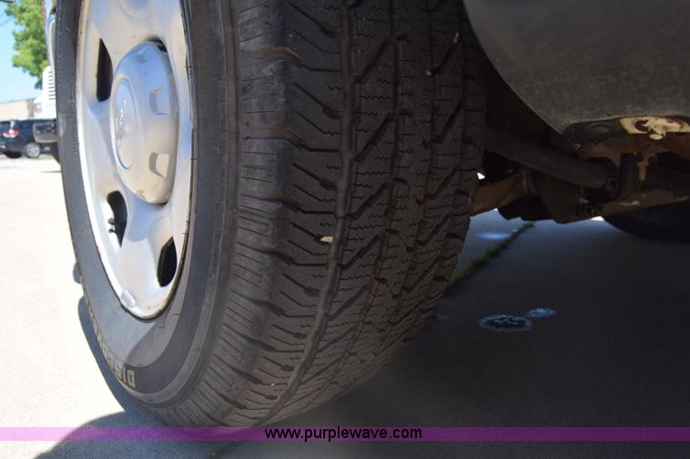 image for item K6573 2004 Ford F150 SuperCab pickup truck