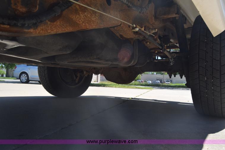 image for item K6573 2004 Ford F150 SuperCab pickup truck