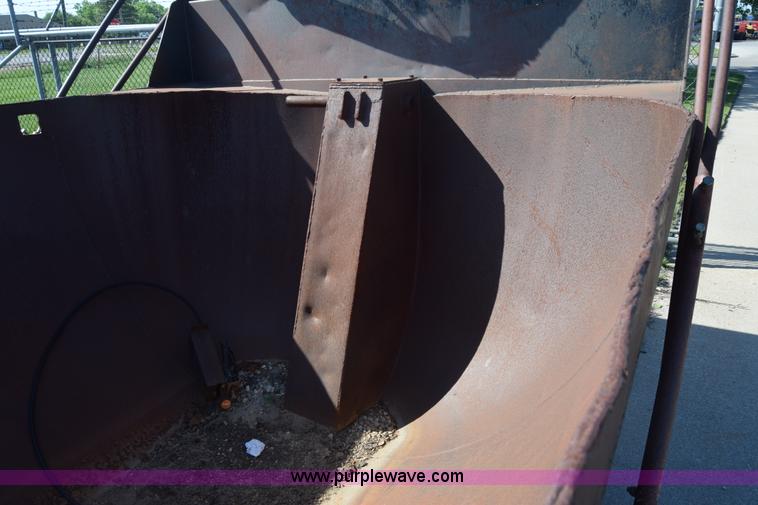 image for item K6658 Dump bed