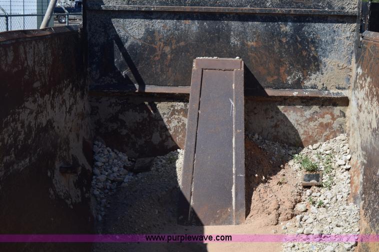 image for item K6666 Ox Bodies dump bed