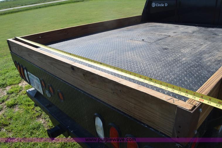 image for item K6706 2002 Chevrolet Silverado 2500 flatbed pickup truck