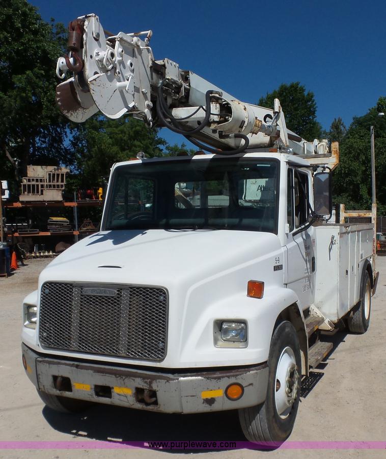 image for item K7186 1996 Freightliner FL70 digger derrick truck