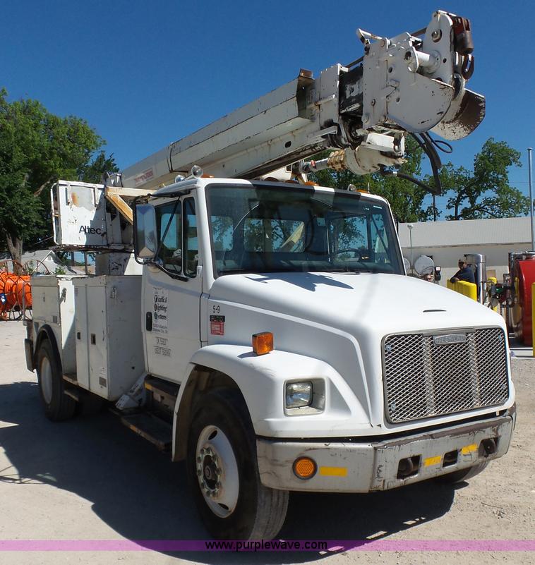 image for item K7186 1996 Freightliner FL70 digger derrick truck