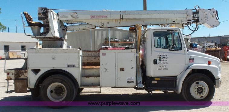 image for item K7186 1996 Freightliner FL70 digger derrick truck