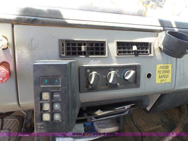 image for item K7186 1996 Freightliner FL70 digger derrick truck