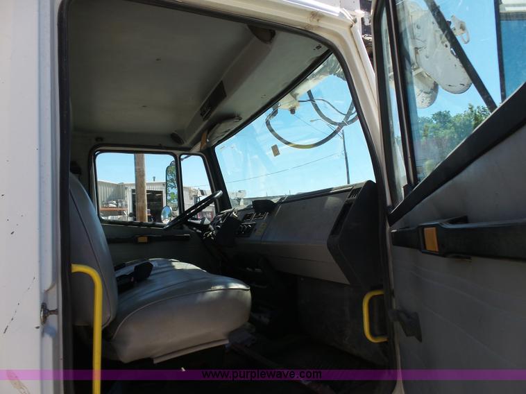 image for item K7186 1996 Freightliner FL70 digger derrick truck