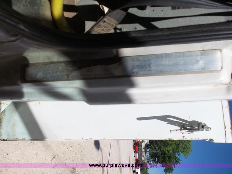 image for item K7186 1996 Freightliner FL70 digger derrick truck