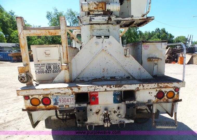 image for item K7186 1996 Freightliner FL70 digger derrick truck