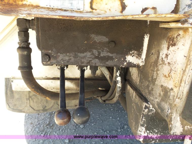 image for item K7186 1996 Freightliner FL70 digger derrick truck