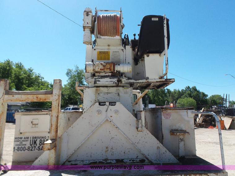 image for item K7186 1996 Freightliner FL70 digger derrick truck