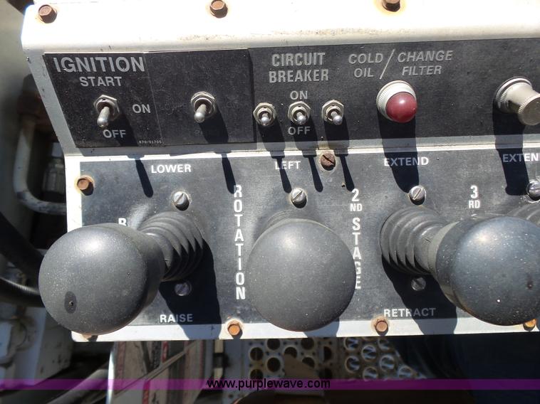 image for item K7186 1996 Freightliner FL70 digger derrick truck