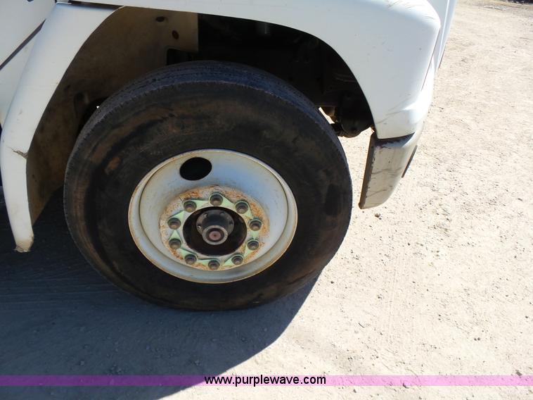 image for item K7186 1996 Freightliner FL70 digger derrick truck