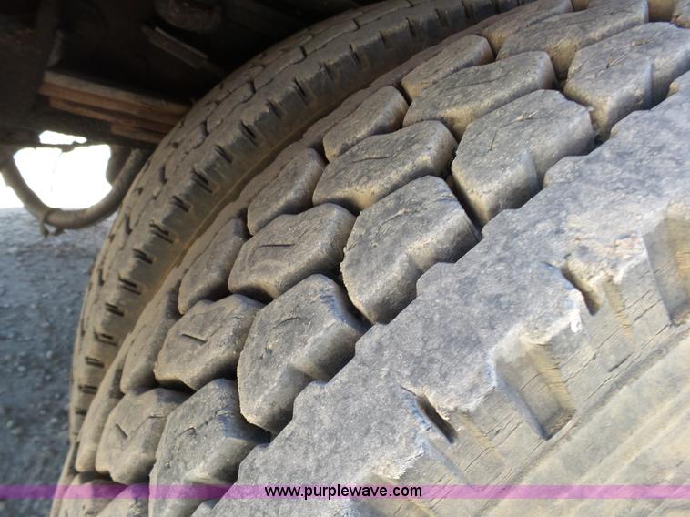 image for item K7186 1996 Freightliner FL70 digger derrick truck