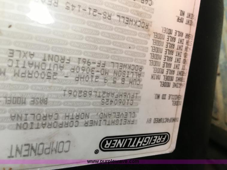 image for item K7186 1996 Freightliner FL70 digger derrick truck