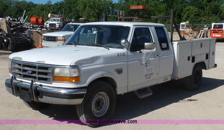 image for item K7188 1997 Ford F250 Super Duty SuperCab utility truck