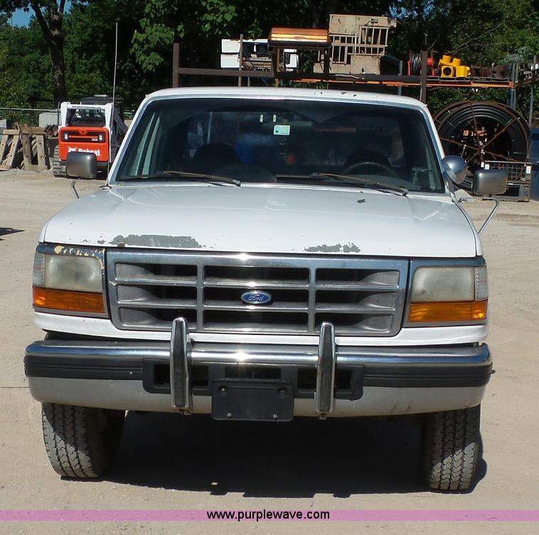 image for item K7188 1997 Ford F250 Super Duty SuperCab utility truck