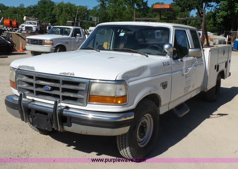 image for item K7188 1997 Ford F250 Super Duty SuperCab utility truck