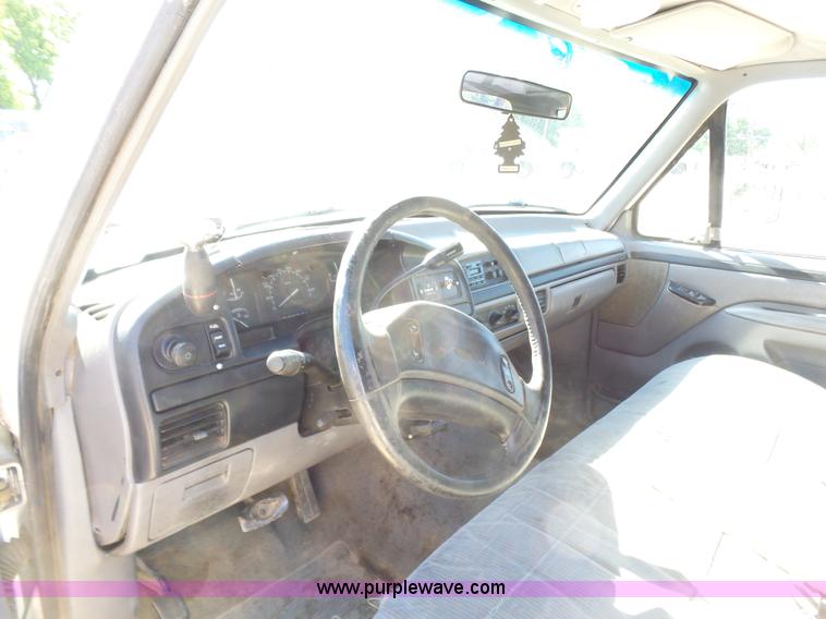 image for item K7188 1997 Ford F250 Super Duty SuperCab utility truck