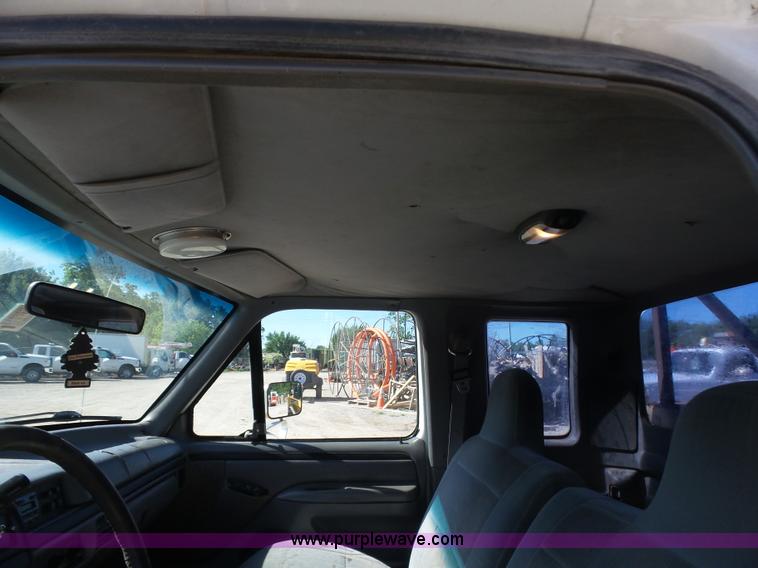 image for item K7188 1997 Ford F250 Super Duty SuperCab utility truck