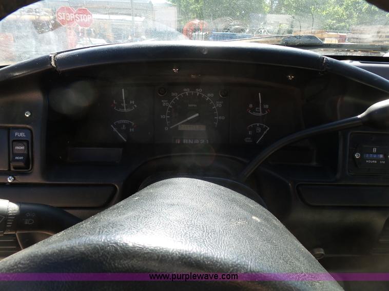 image for item K7188 1997 Ford F250 Super Duty SuperCab utility truck