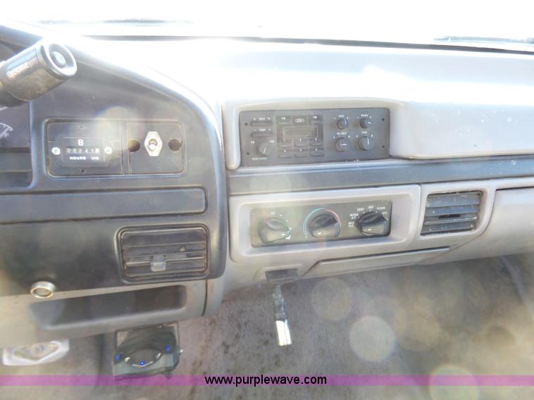 image for item K7188 1997 Ford F250 Super Duty SuperCab utility truck