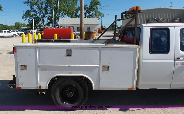 image for item K7188 1997 Ford F250 Super Duty SuperCab utility truck