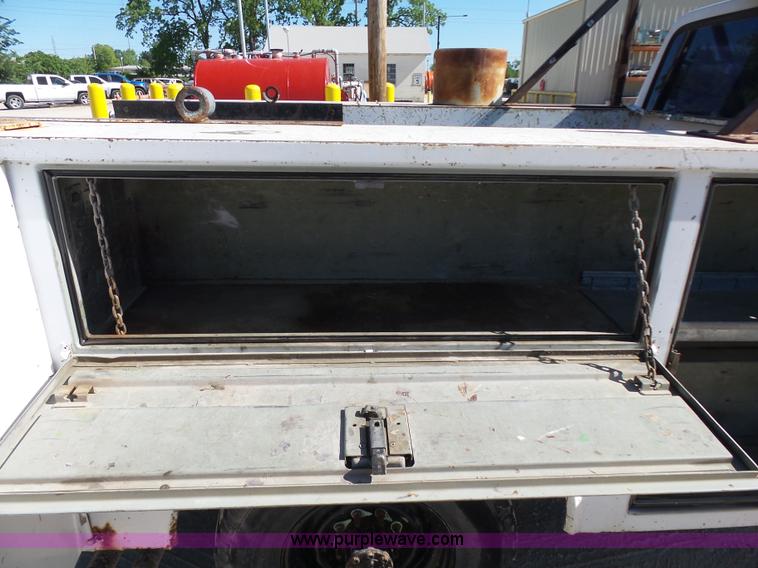 image for item K7188 1997 Ford F250 Super Duty SuperCab utility truck