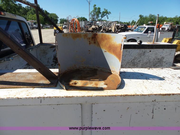 image for item K7188 1997 Ford F250 Super Duty SuperCab utility truck