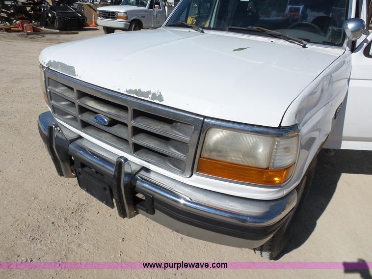 image for item K7188 1997 Ford F250 Super Duty SuperCab utility truck