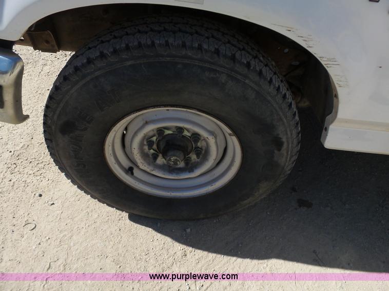 image for item K7188 1997 Ford F250 Super Duty SuperCab utility truck