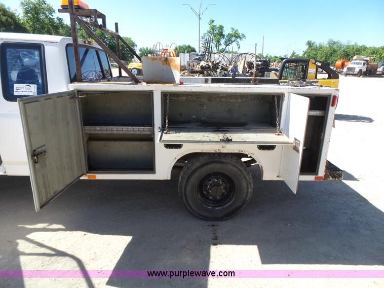 image for item K7188 1997 Ford F250 Super Duty SuperCab utility truck