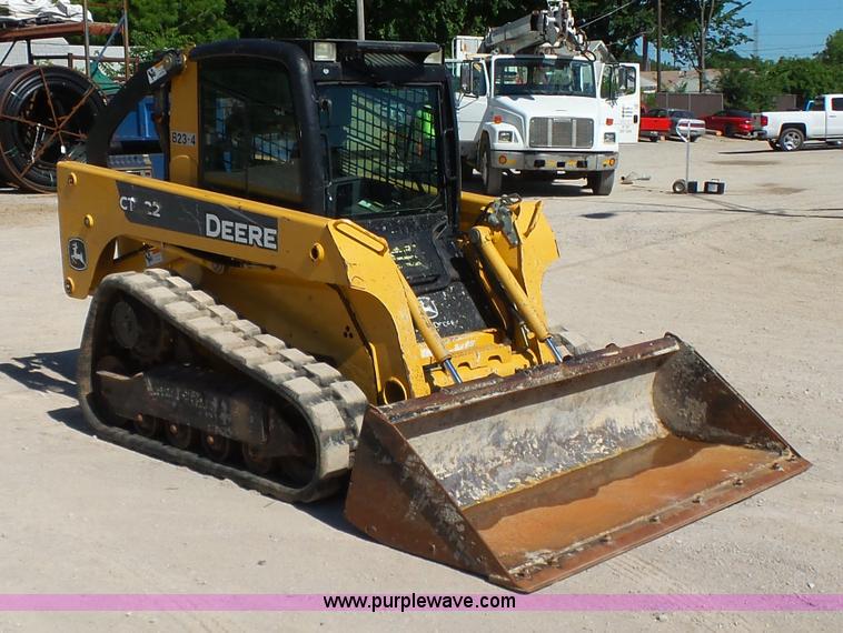 image for item K7189 2007 John Deere CT322 skid steer