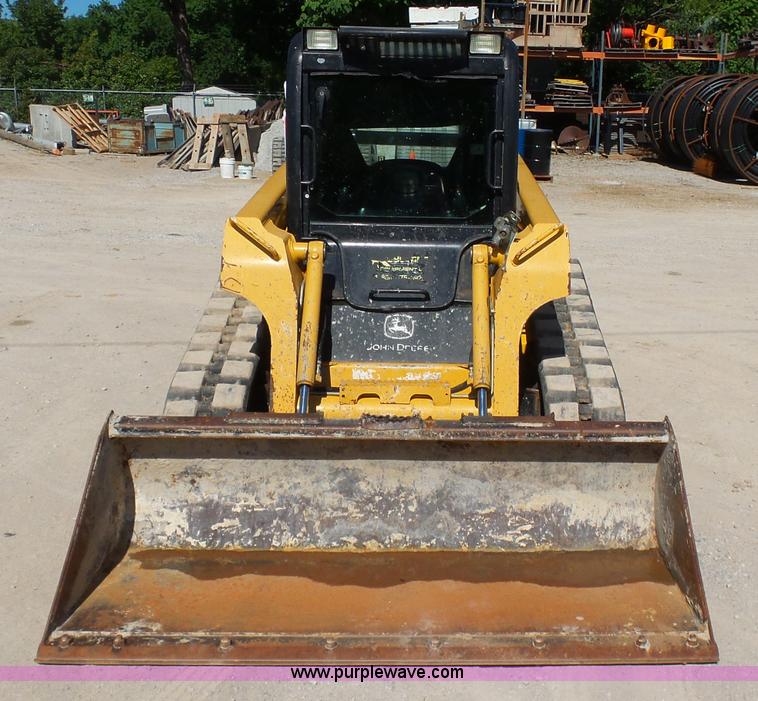 image for item K7189 2007 John Deere CT322 skid steer