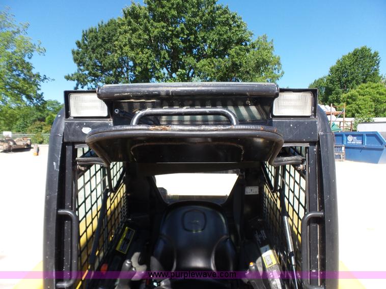 image for item K7189 2007 John Deere CT322 skid steer