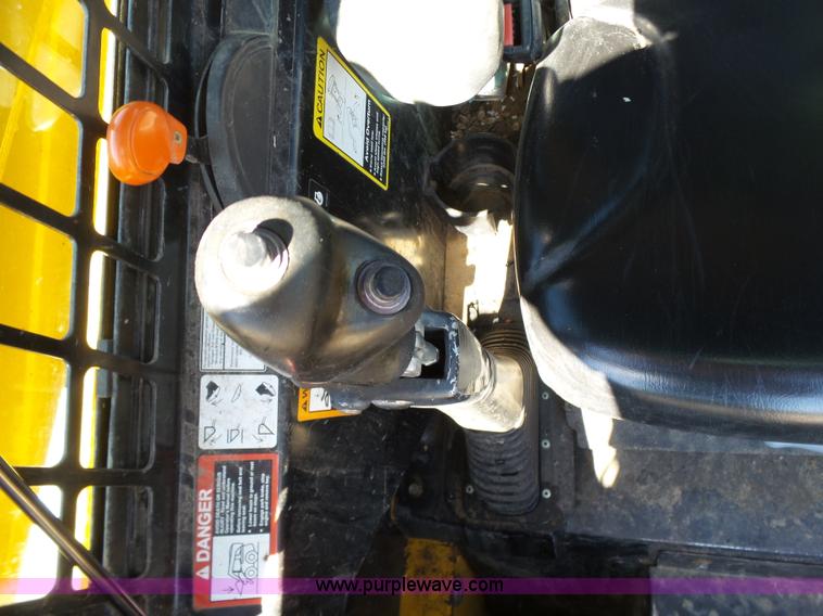 image for item K7189 2007 John Deere CT322 skid steer