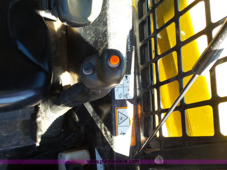 image for item K7189 2007 John Deere CT322 skid steer