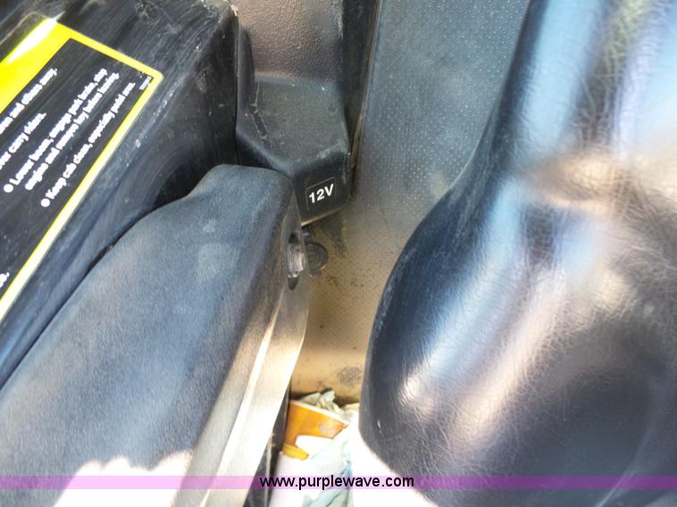 image for item K7189 2007 John Deere CT322 skid steer