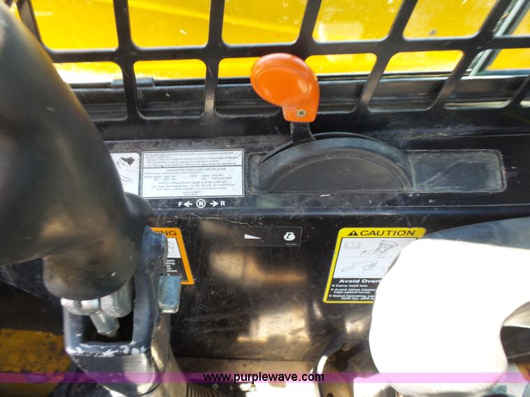 image for item K7189 2007 John Deere CT322 skid steer