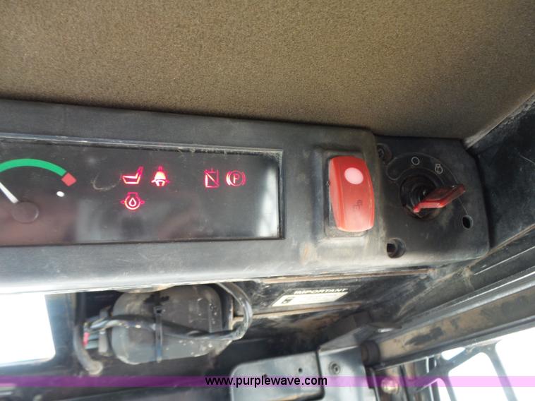 image for item K7189 2007 John Deere CT322 skid steer