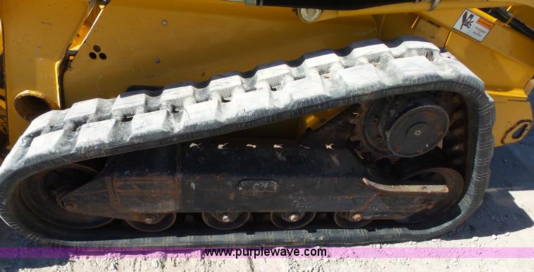 image for item K7189 2007 John Deere CT322 skid steer