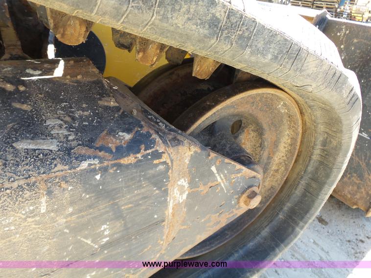 image for item K7189 2007 John Deere CT322 skid steer